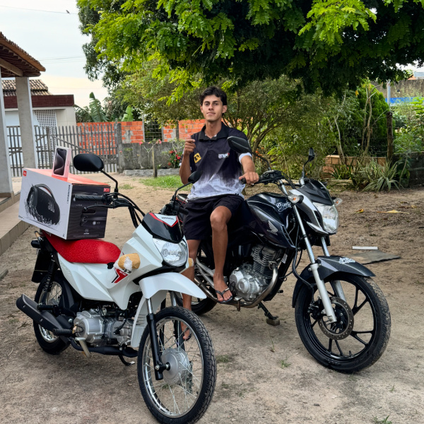 Iphone 15 Pro Max + Boombox 3 